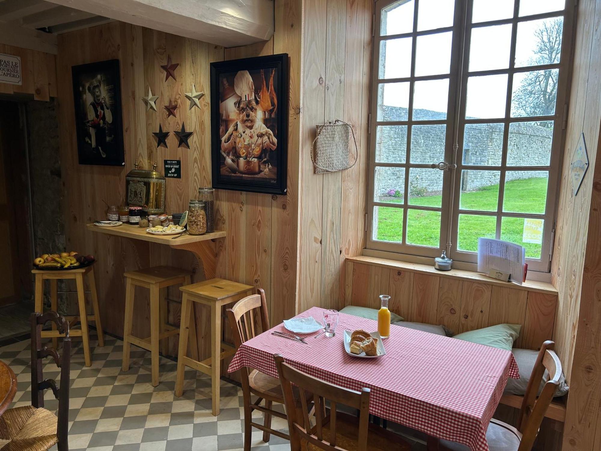 Chateau De Franquetot & D Day Collins Museum Sainte-Mère-Église 외부 사진